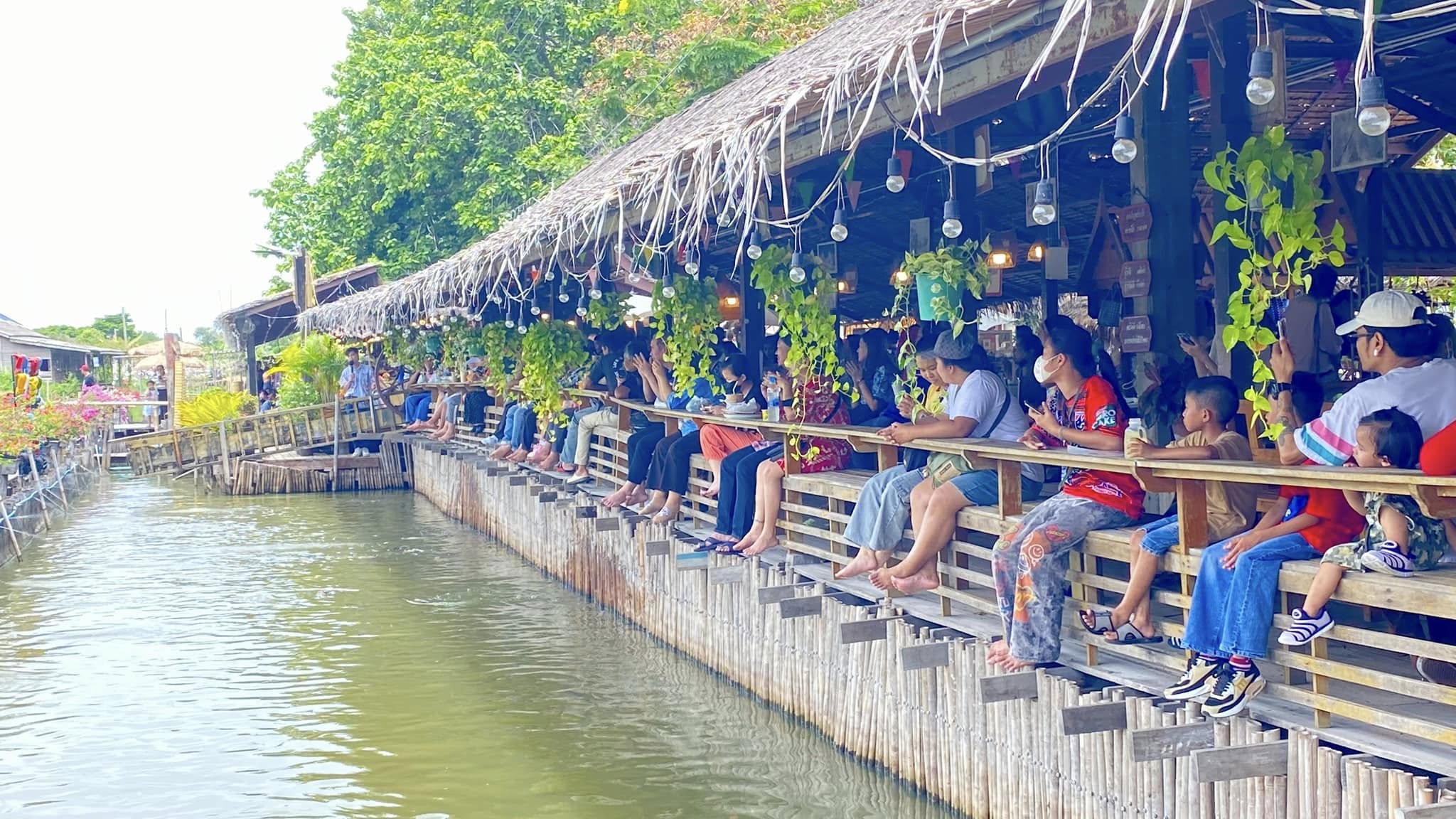 ตลาดน้ำปีกกา