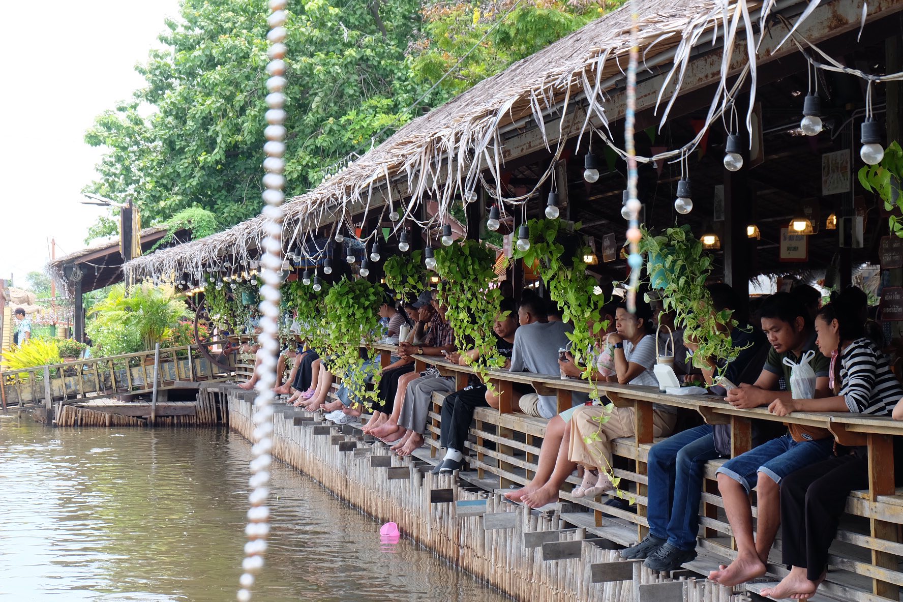 บรรยากาศตลาดน้ำปีกกา
